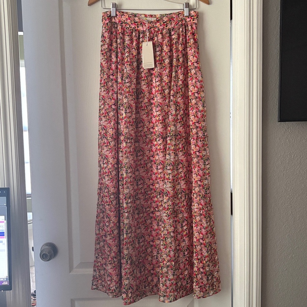 Boden Ruffle Crinkle Maxi Skirt
Multi, Painterly Floret Sz 6 NWT
Side zip, lined
